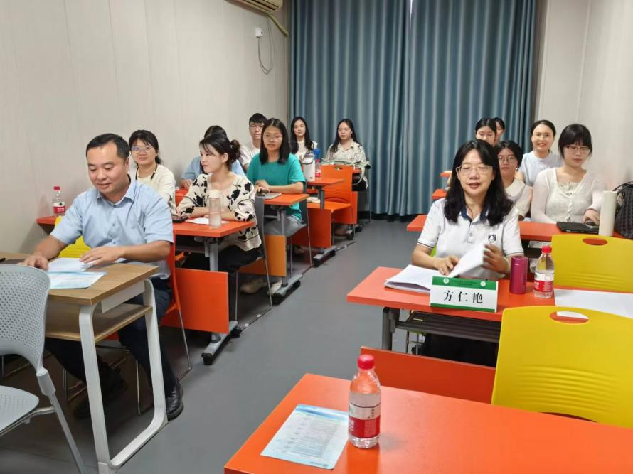 教师教育学院学科教学（语文）教育硕士 首届研究生学术论坛圆满召开
