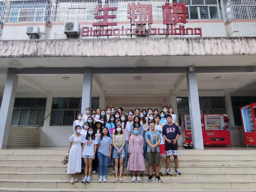 我院2022级文科系研究生参观生物多样性科技馆