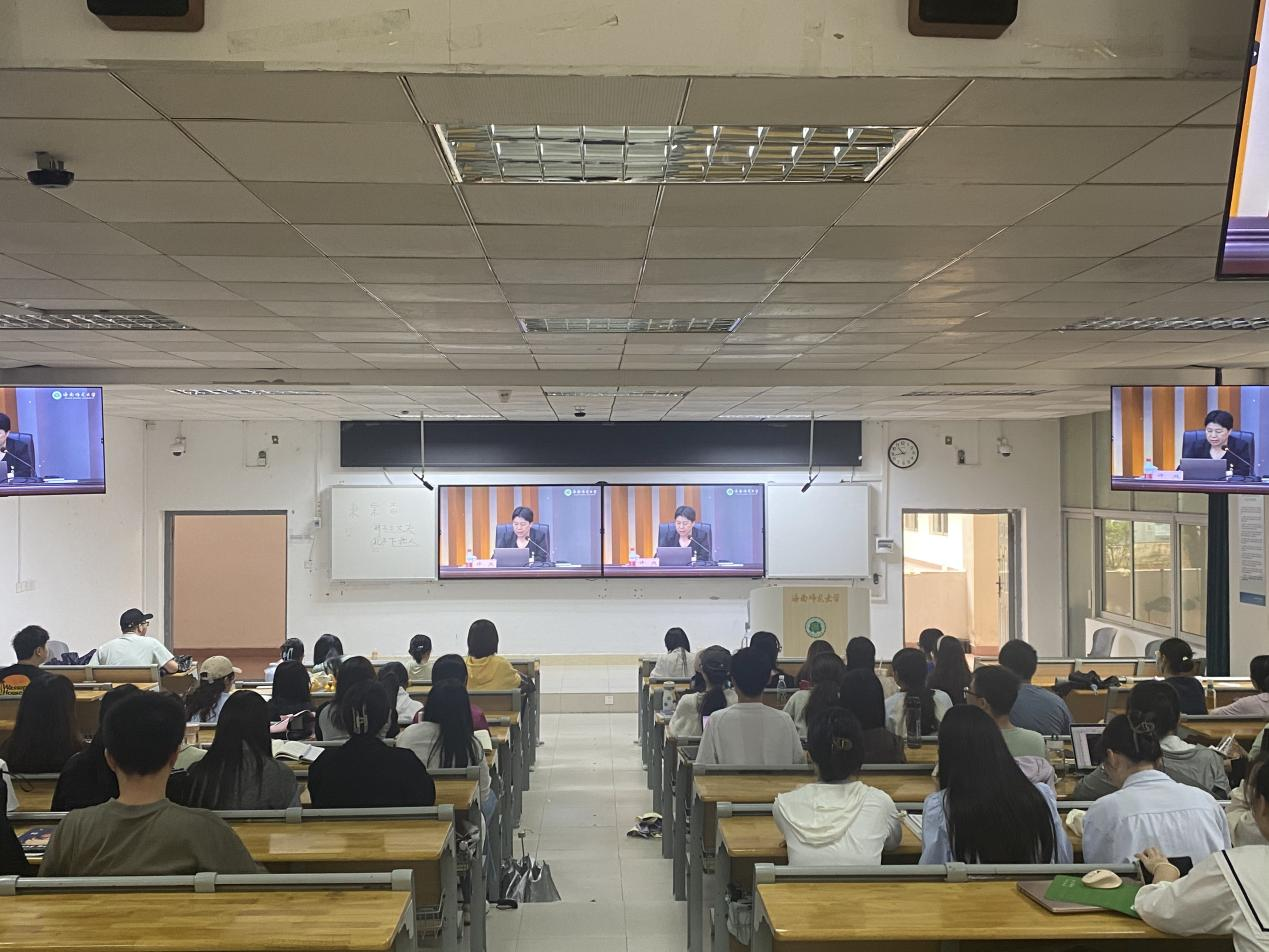 学院组织学生集中观看意识形态专题党课视频 ——《警钟长鸣——坚决打赢没有硝烟的战