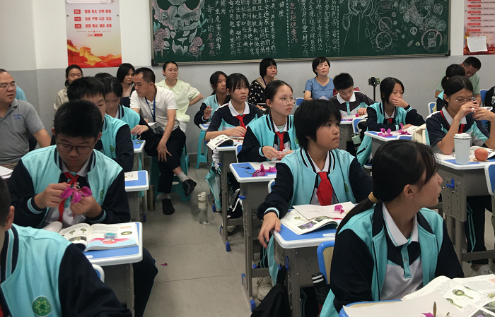 “教授博士团队服务基础教育”项目之推海南师大海口新海学校生物学科活动纪要（五）