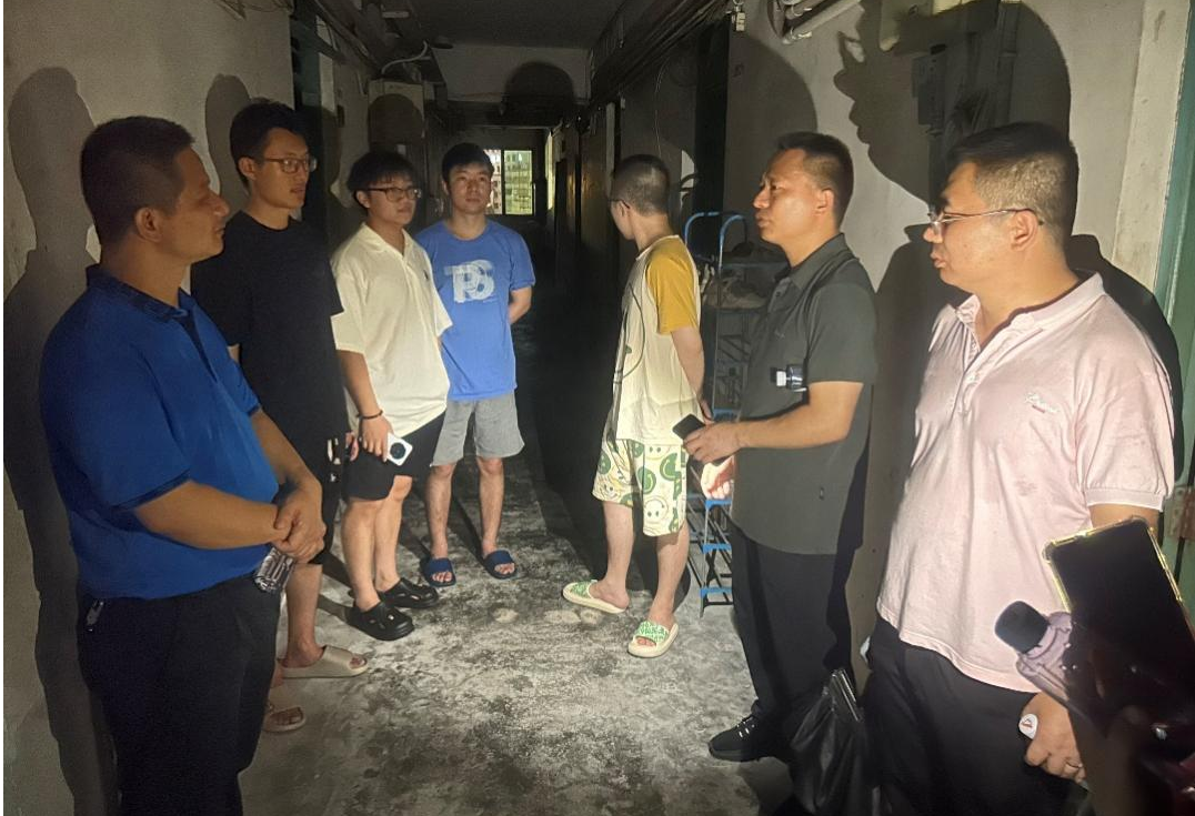 教师教育学院领导走访新生宿舍 共筑温暖校园新篇章