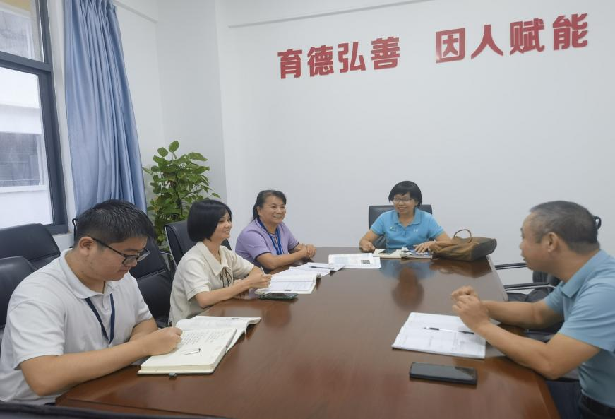“教授博士团队服务基础教育 ”项目之助海南师大海口新海学校化学学科活动纪要（一）
