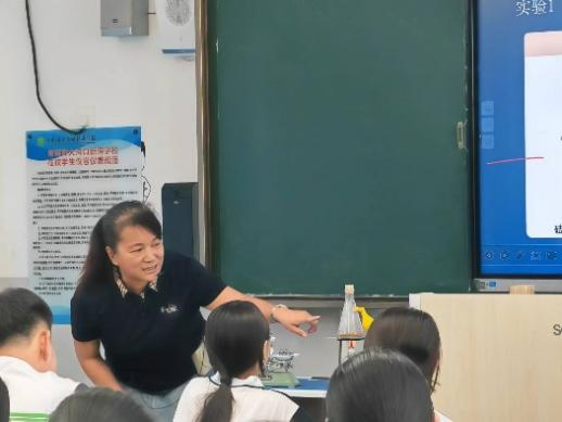 “教授博士团队服务基础教育 ”项目之助海南师大海口新海学校化学学科活动纪要（一）