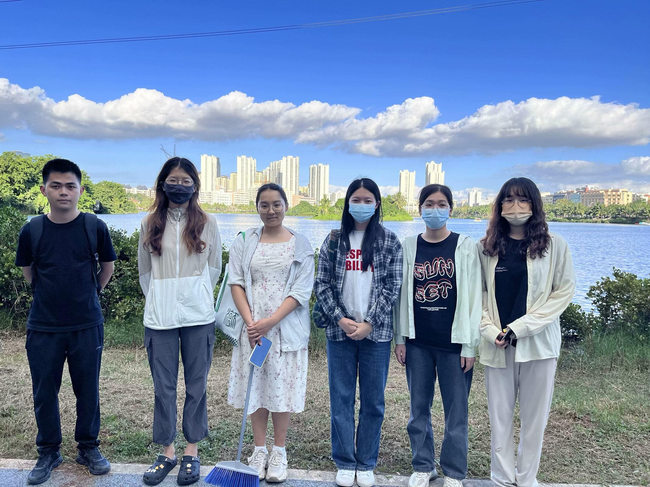 学院青年志愿者协会开展社区实践活动