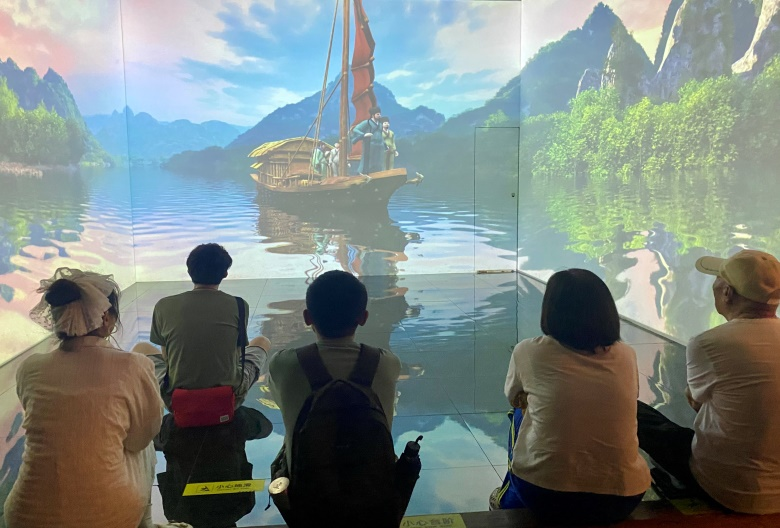 2023级学科教学（语文）专业硕士研究生赴省博物馆参观学习主题文物展