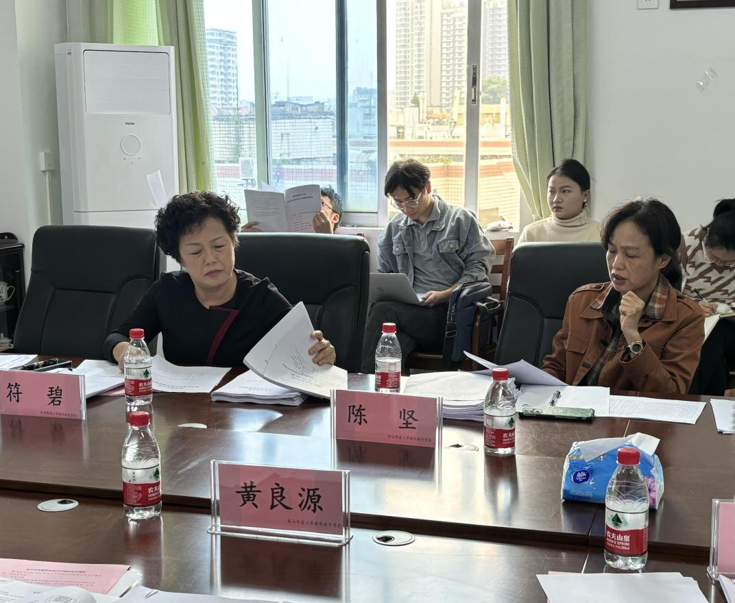 我院2024届学科教学（生物）专业硕士开展学位论文中期检查