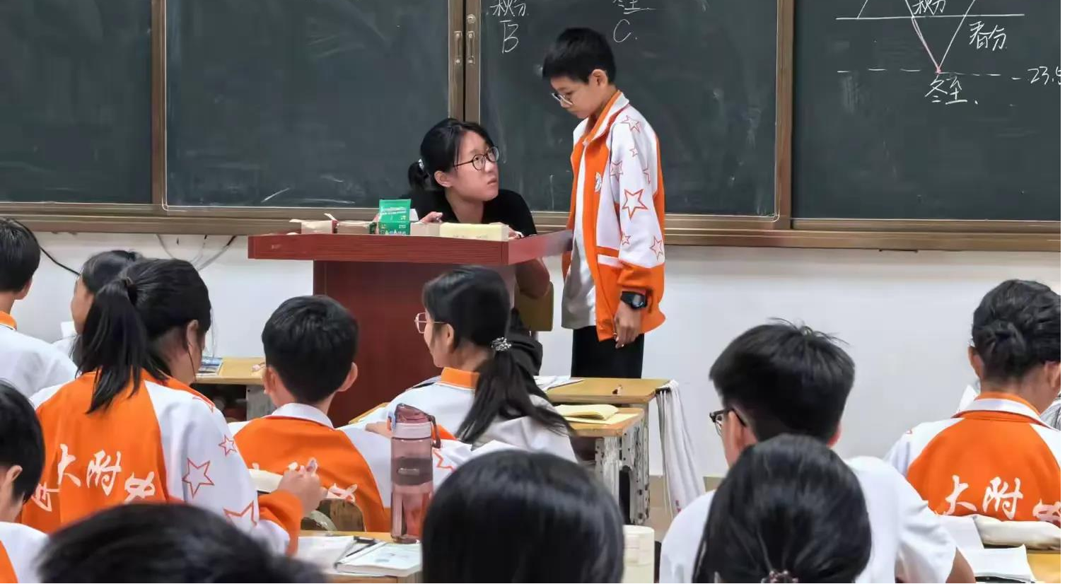 学科深耕映初心，班管实践悟师恩 ——中央民族大学陵水附属中学实习纪实与感悟（第八