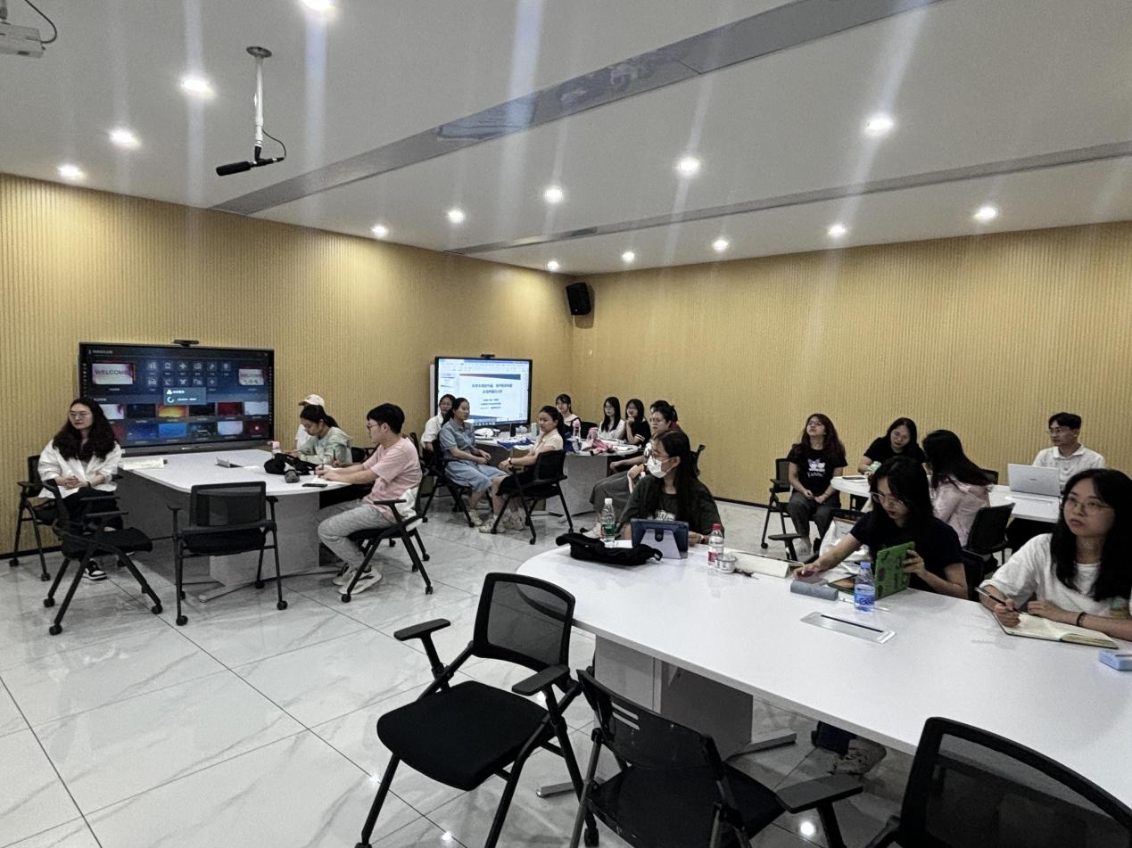 学科教学（生物）开展名师进课堂活动