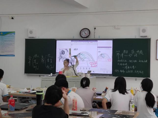 我院课题成果《橡胶分子链探秘》入选第六届“杨之光杯”全国青少年创意美术双年展