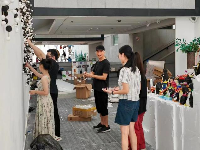 我院课题成果《橡胶分子链探秘》入选第六届“杨之光杯”全国青少年创意美术双年展