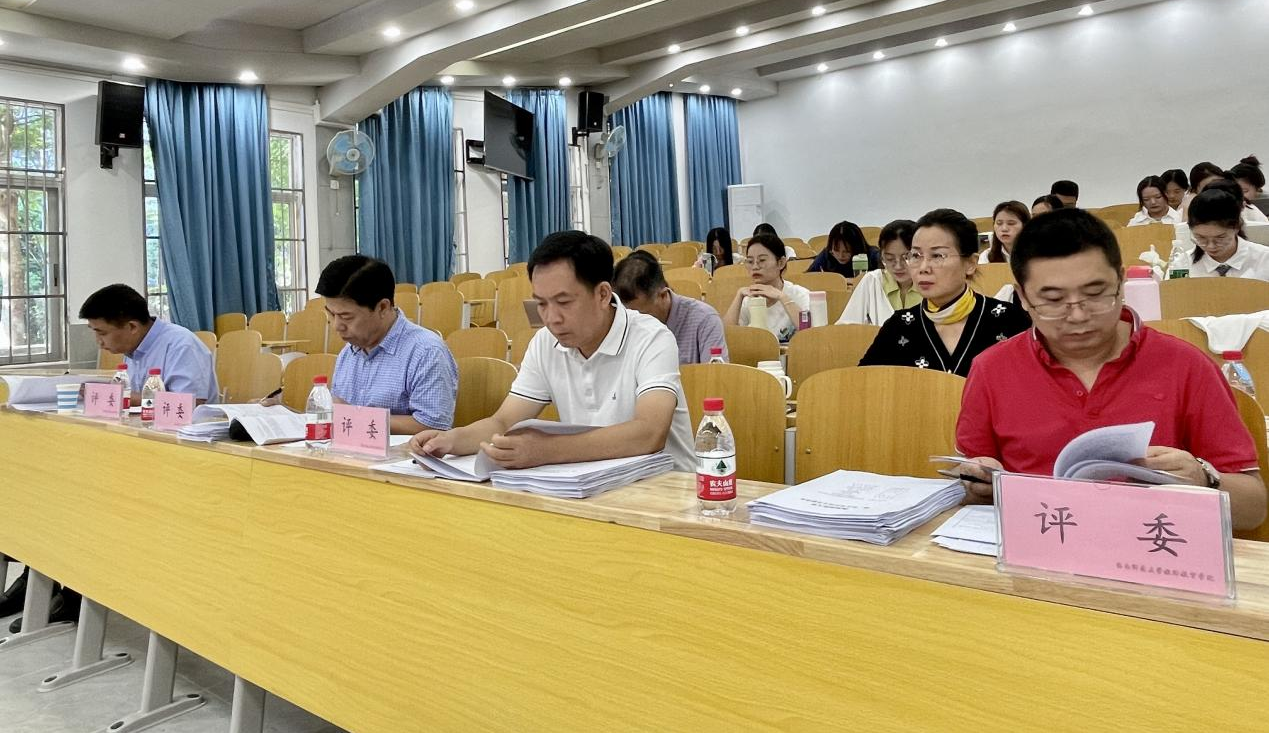我院2022级学科教学（思政）教育硕士学位论文开题报告圆满结束