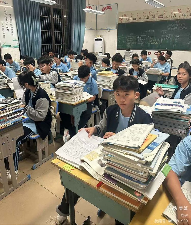 教育实习末期：校园里的成长回响