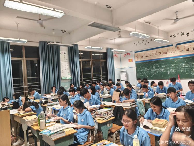 教育实习末期：校园里的成长回响