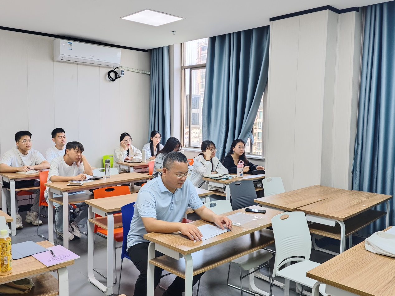 学科教学（地理）专业举行教学技能大赛经验分享会
