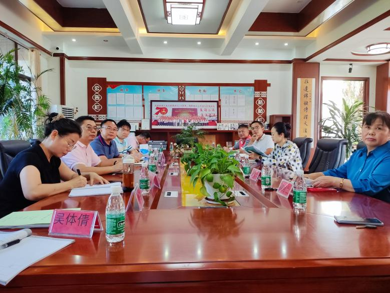 “教授博士团队服务基础教育”项目成员赴海南师范大学附属三亚学校开展调研与指导