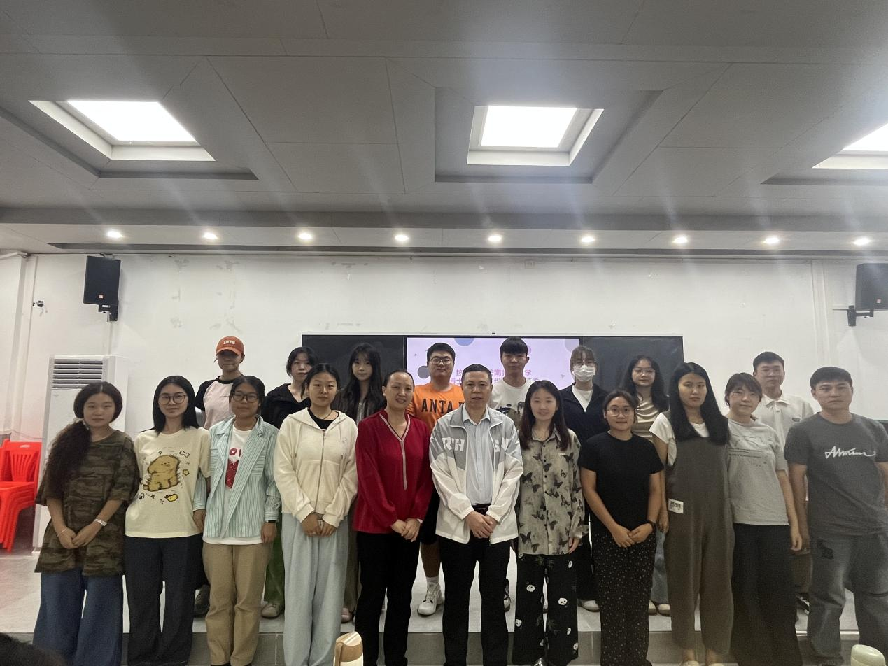 教师教育学院“名师进课堂”活动 ——《怎样过有意义的研究生生活》