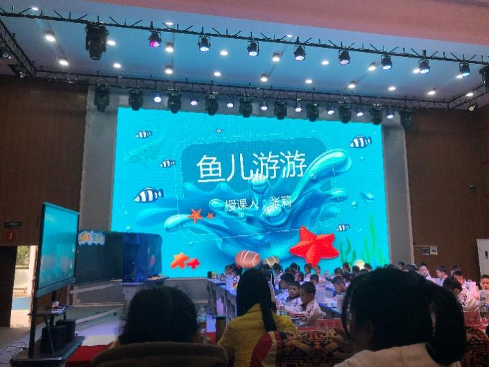 2023级学科美术专业研究生观摩海口市义务教育阶段美术学科研讨课现场展示活动