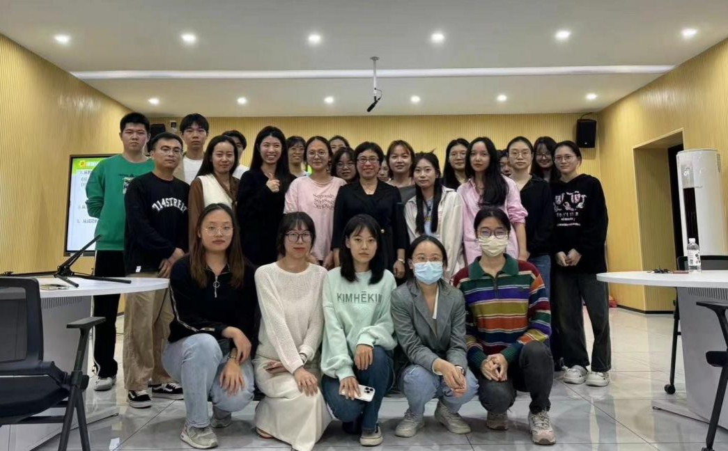 学科教学（英语）名师进课堂系列活动三：课题研究与个人专业成长